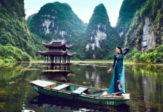 Tam Coc Photos